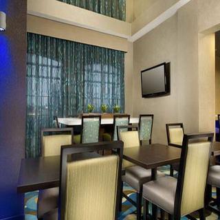 Hotel Comfort Suites