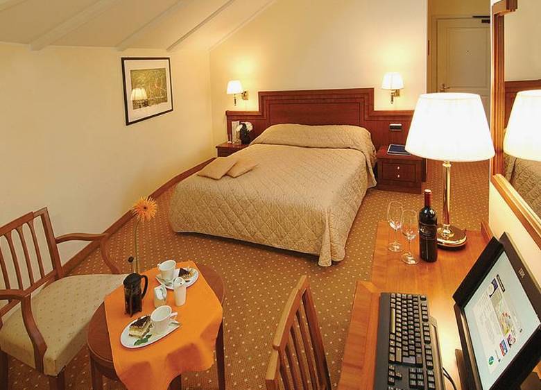 My City Hotel