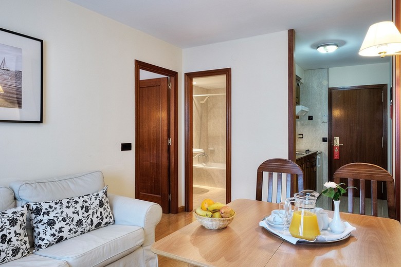 Hotel Apartamentos Arias