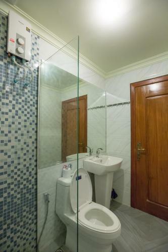 Hostal Precious House Guesthouse