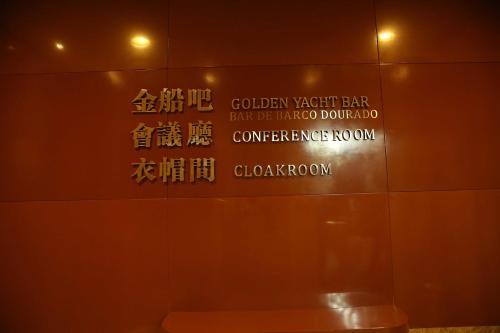 Grand Harbour Hotel