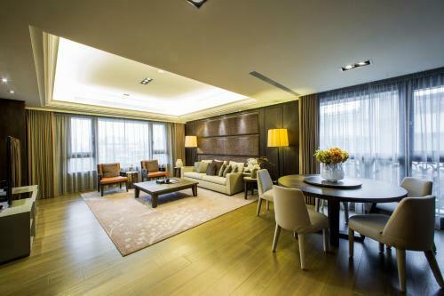 Hostal J Palace Residence