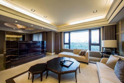 Hostal J Palace Residence