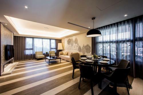 Hostal J Palace Residence