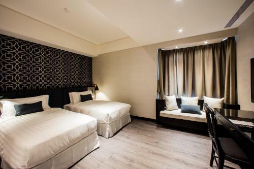 Hostal J Palace Residence