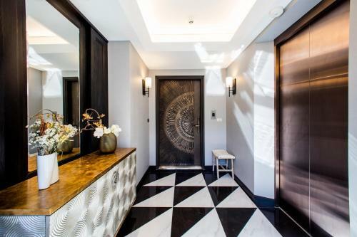 Hostal J Palace Residence