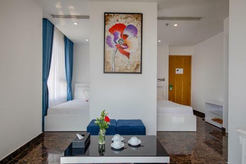 Queen's Finger Hotel