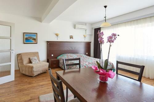 Vu-dent Apartments