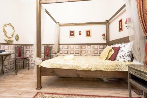 Scarlett Apartment