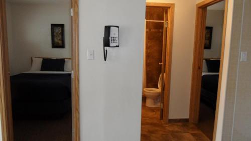 Pines Motel
