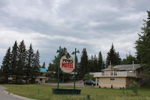 Pines Motel