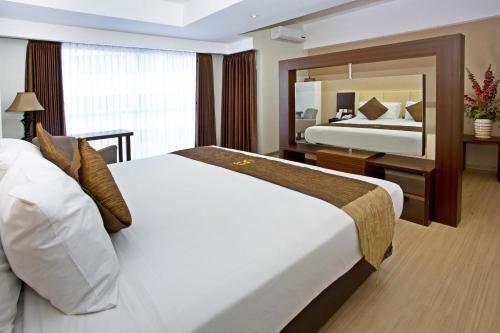 Hotel Gunawangsa Merr, Dhm Associates