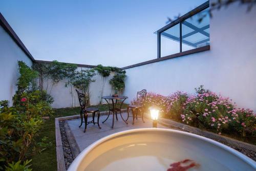 Villa Dali Loving Romance Hotel