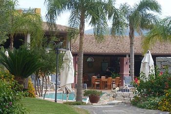 Hotel Cruccuris Resort