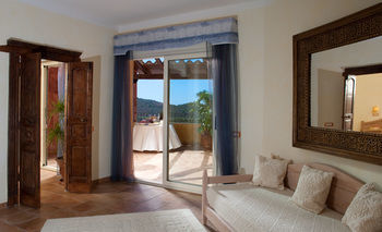 Hotel Cruccuris Resort