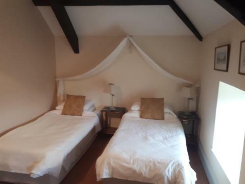 Hostal Castlemorris House