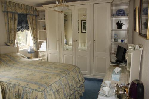 Hostal Pineview Guesthouse