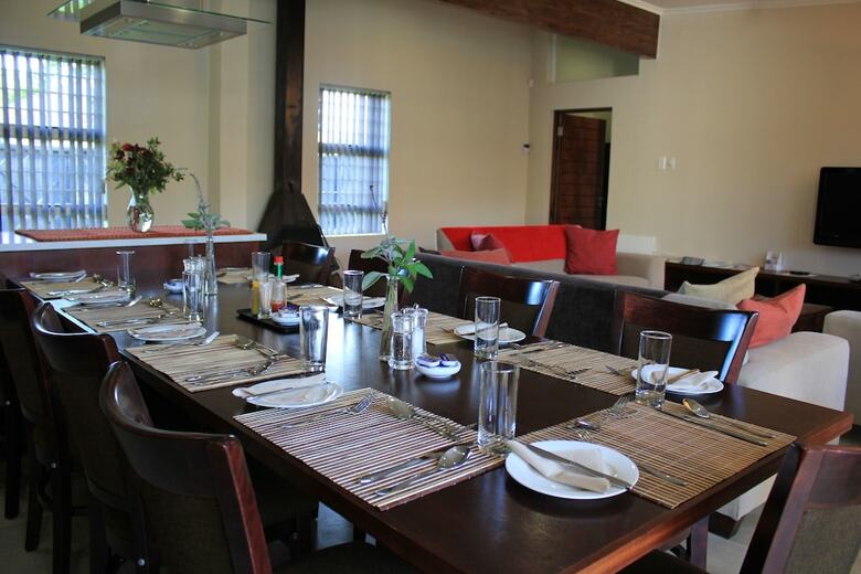 Bed & Breakfast Innzululand Guest Lodge