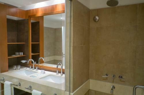 Orfeo Suites Hotel Salsipuedes
