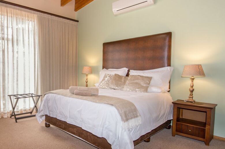 Hostal Sunset Manor Guest House