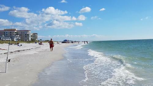 Johns Pass Beach Motel