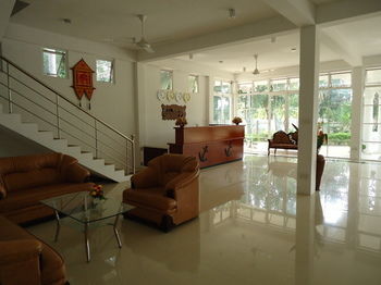 Hotel Palm Grove Holiday Inn