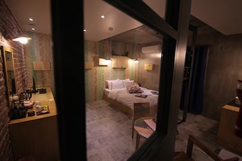 Hotel You, I In