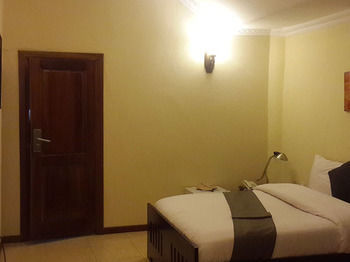 Crystal Rose Ambassador Hotel