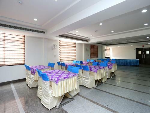 Hotel Oyo 8536 Azad Square
