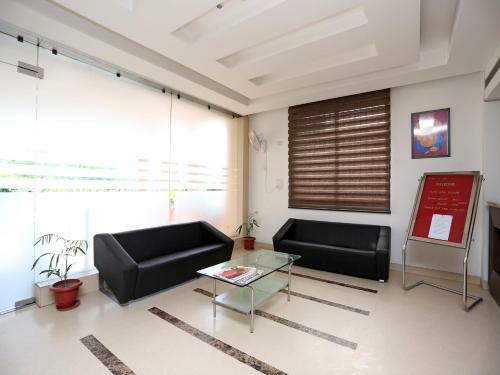 Hotel Oyo 8536 Azad Square