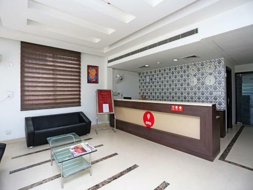 Hotel Oyo 8536 Azad Square