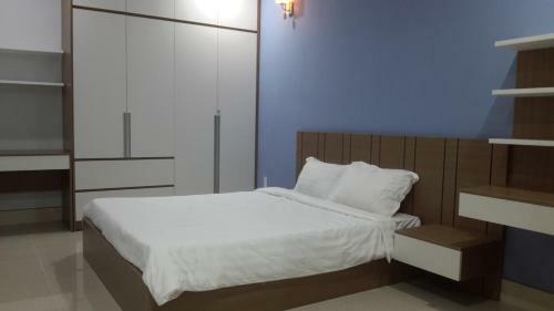 Son Thinh Three Bedroom Apartment