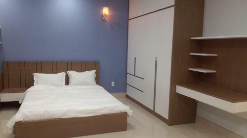 Son Thinh Three Bedroom Apartment