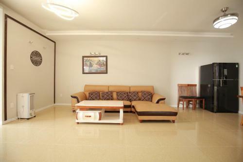 Son Thinh Three Bedroom Apartment