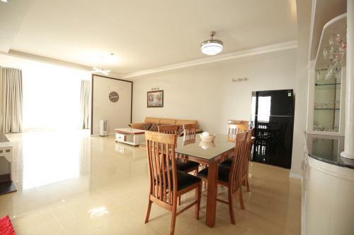 Son Thinh Three Bedroom Apartment