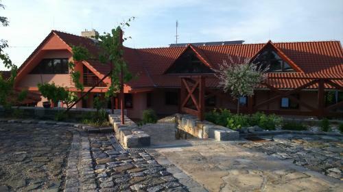 Hotel Bezm?rovsk� Dv?r Krom??�?