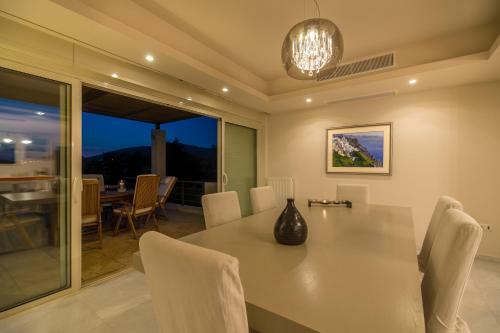 Legrena Beach Villa