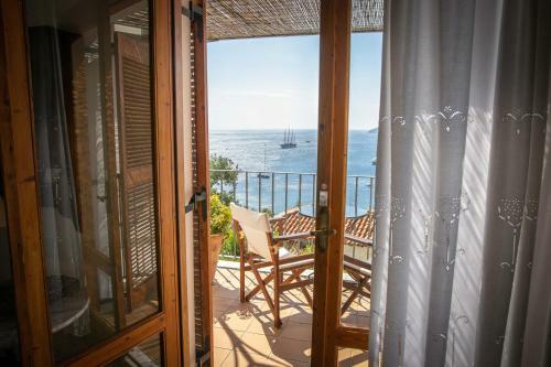 Hostal Villa Athena