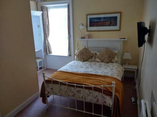 Hostal Lindores Guesthouse