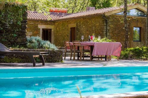 Liiiving In Caminha | Oak Tree Chill House