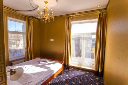 Hotel Golden Night
