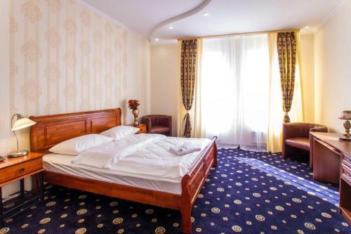 Hotel Golden Night