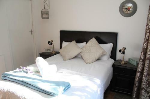 Cura Lodge