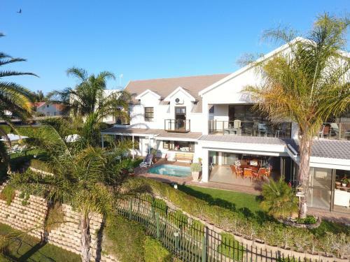 Hostal Oewerpalms View