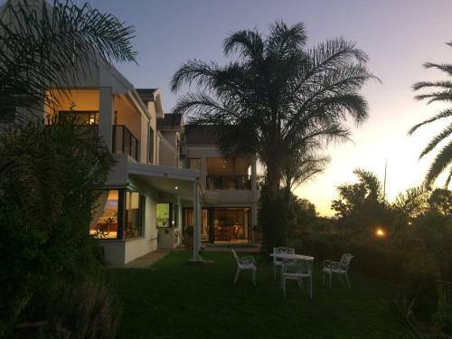 Hostal Oewerpalms View