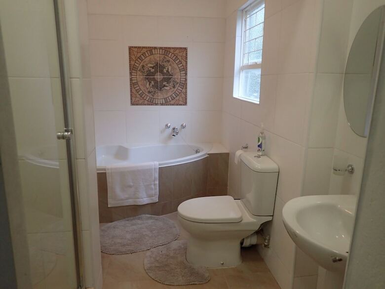 Hostal Silver Plum Bnb