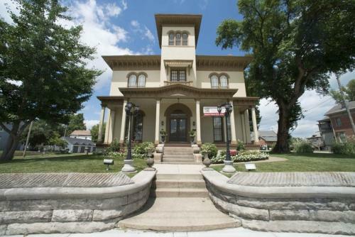 The Pepin Mansion Bed & Breakfast