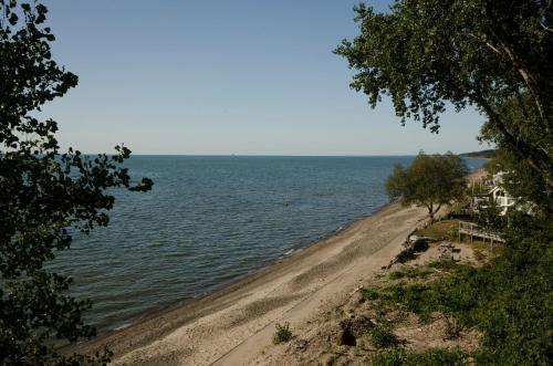 Brennan Beach Lakeview Park Model 8