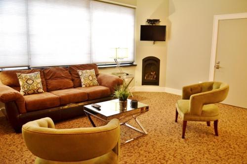 Posada Culpeper Center Suites