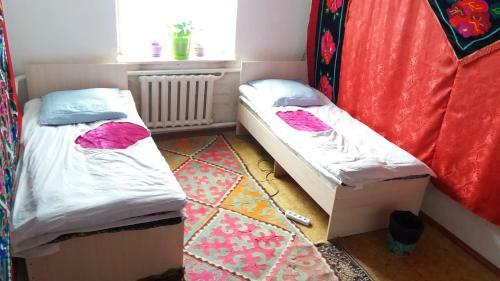 Happy Hostel